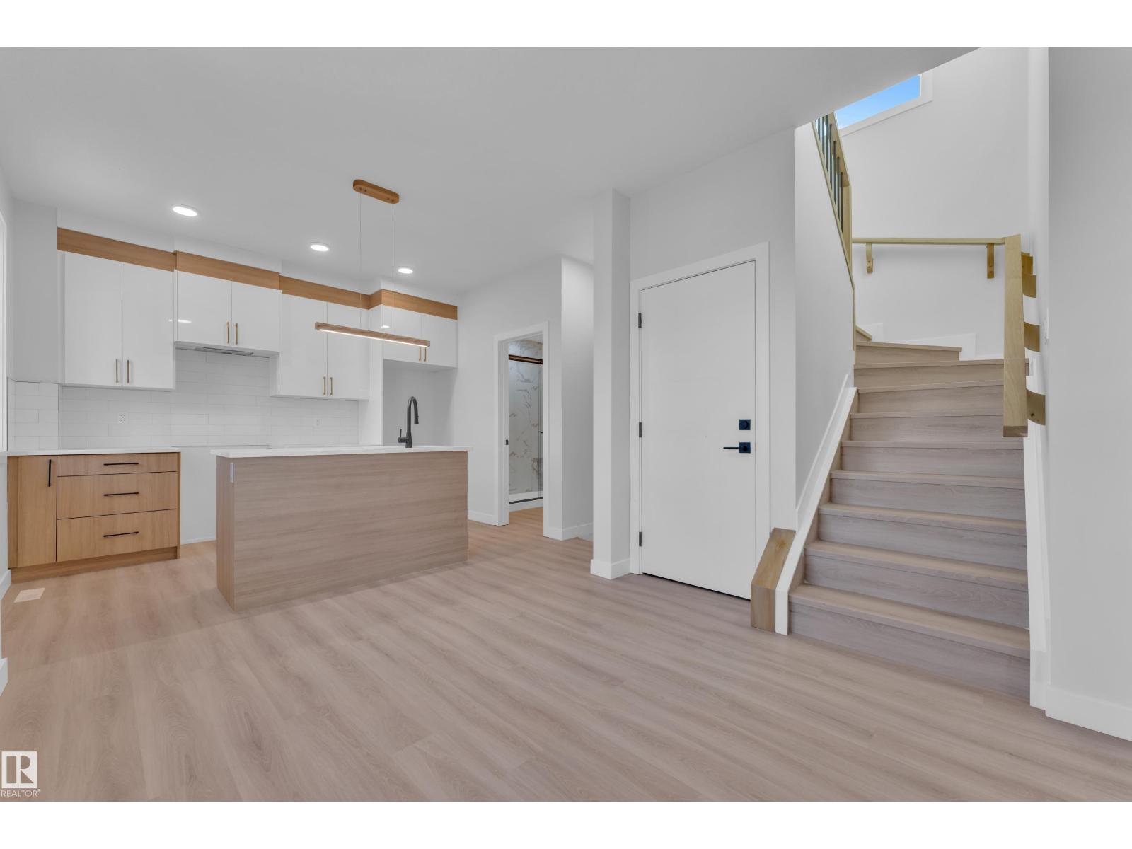 9531/ 9533 115 ave NW, Edmonton