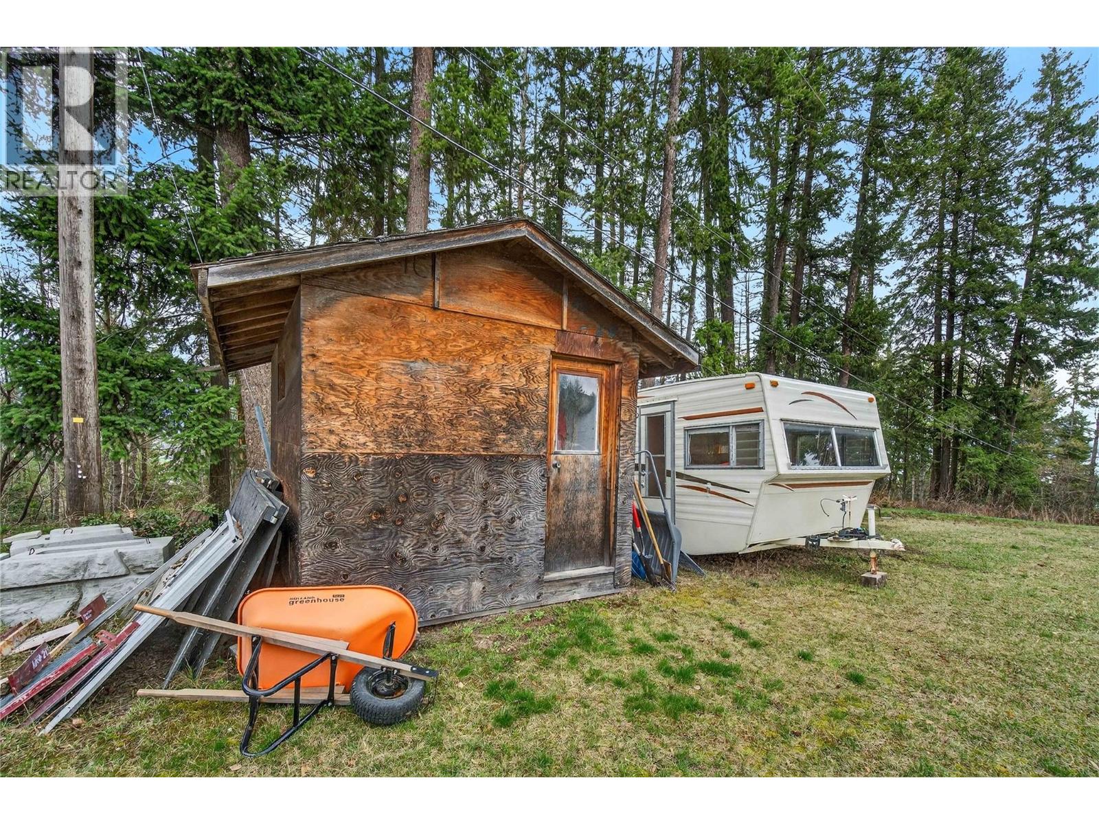 1040 Old Auto Road SE, Salmon Arm