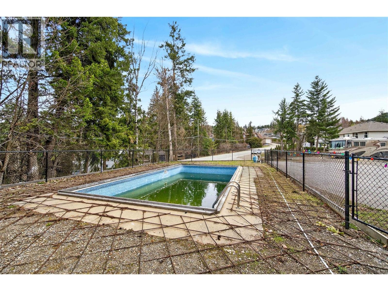 1040 Old Auto Road SE, Salmon Arm