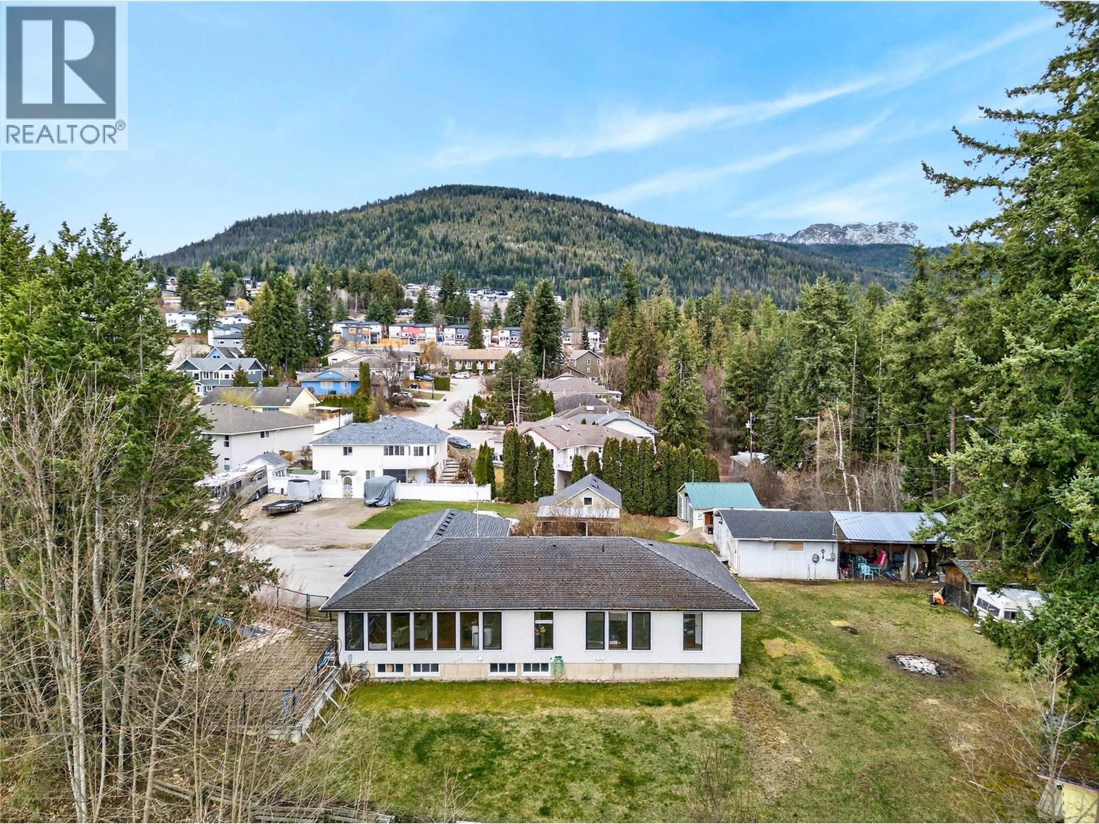 1040 Old Auto Road SE, Salmon Arm