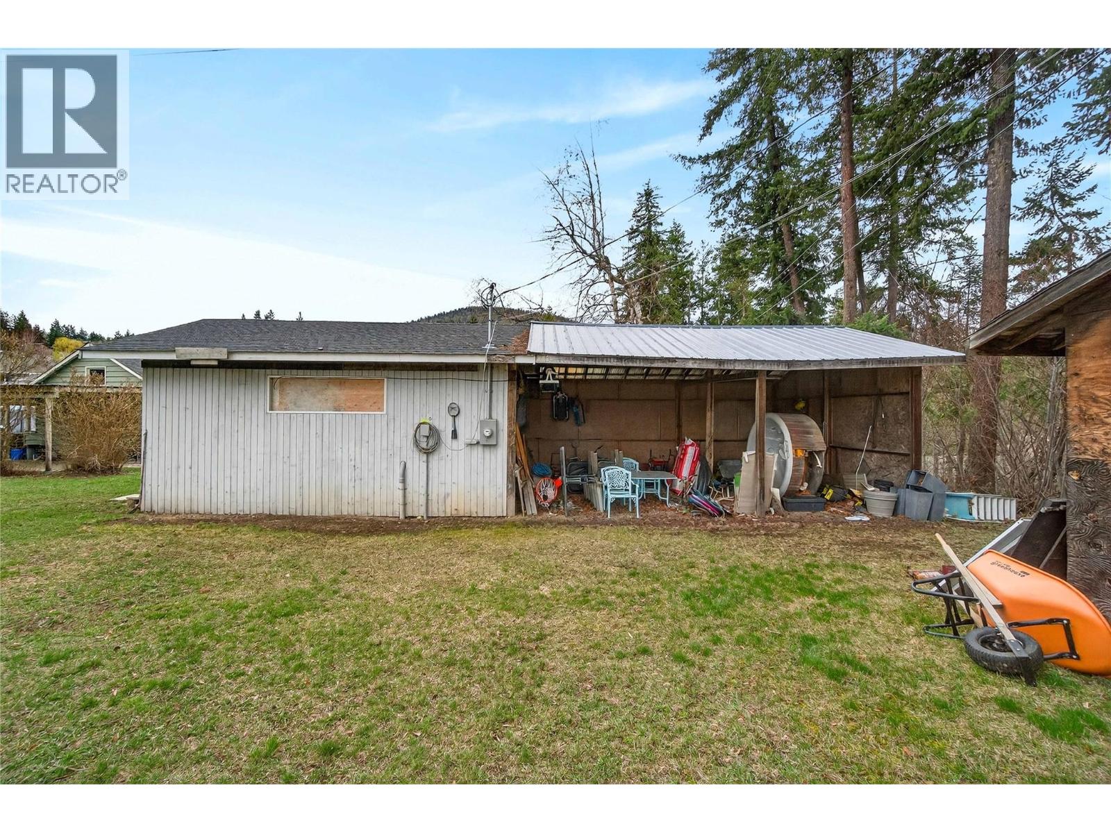 1040 Old Auto Road SE, Salmon Arm