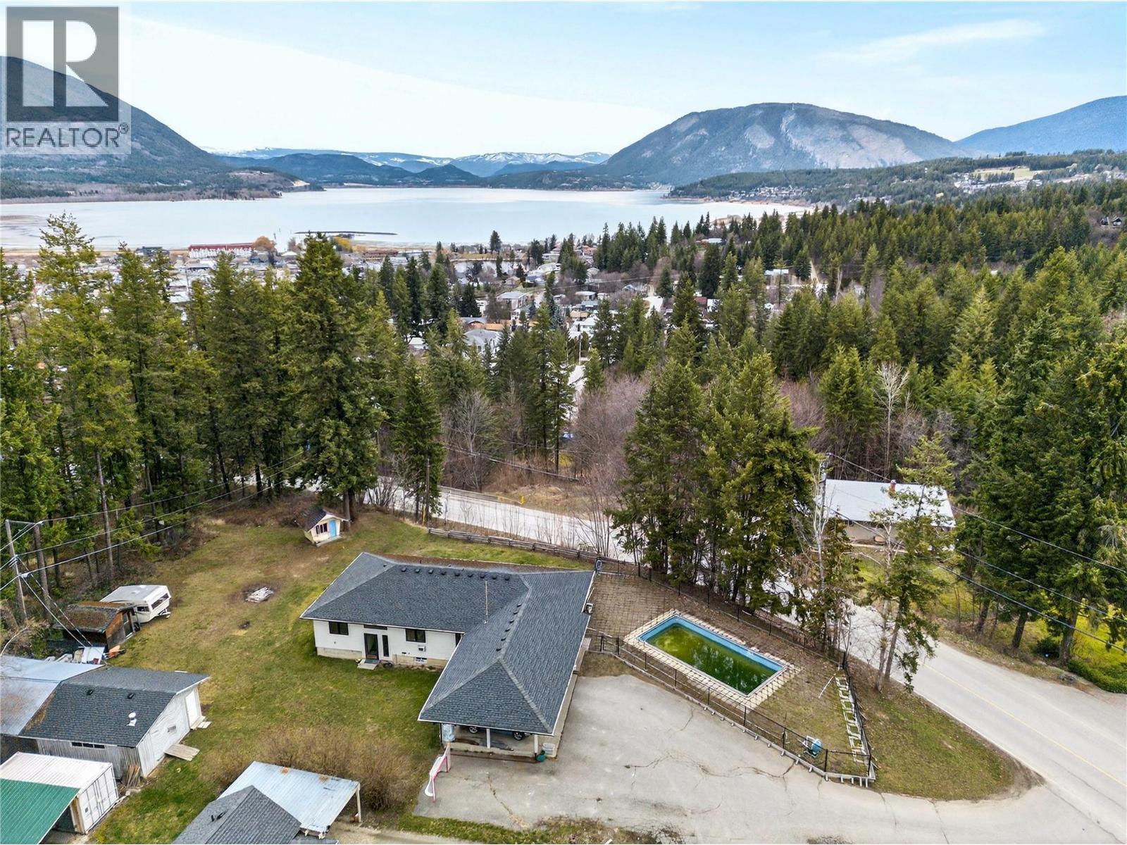 1040 Old Auto Road SE, Salmon Arm