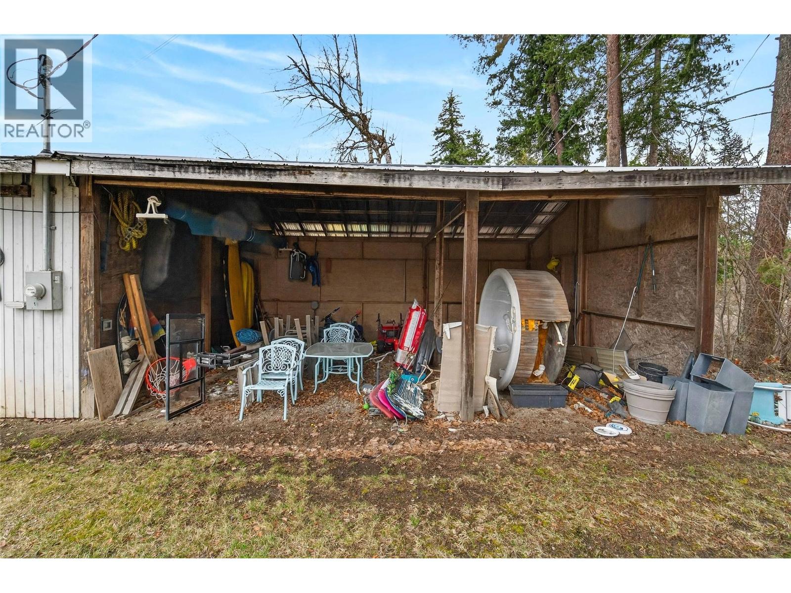 1040 Old Auto Road SE, Salmon Arm