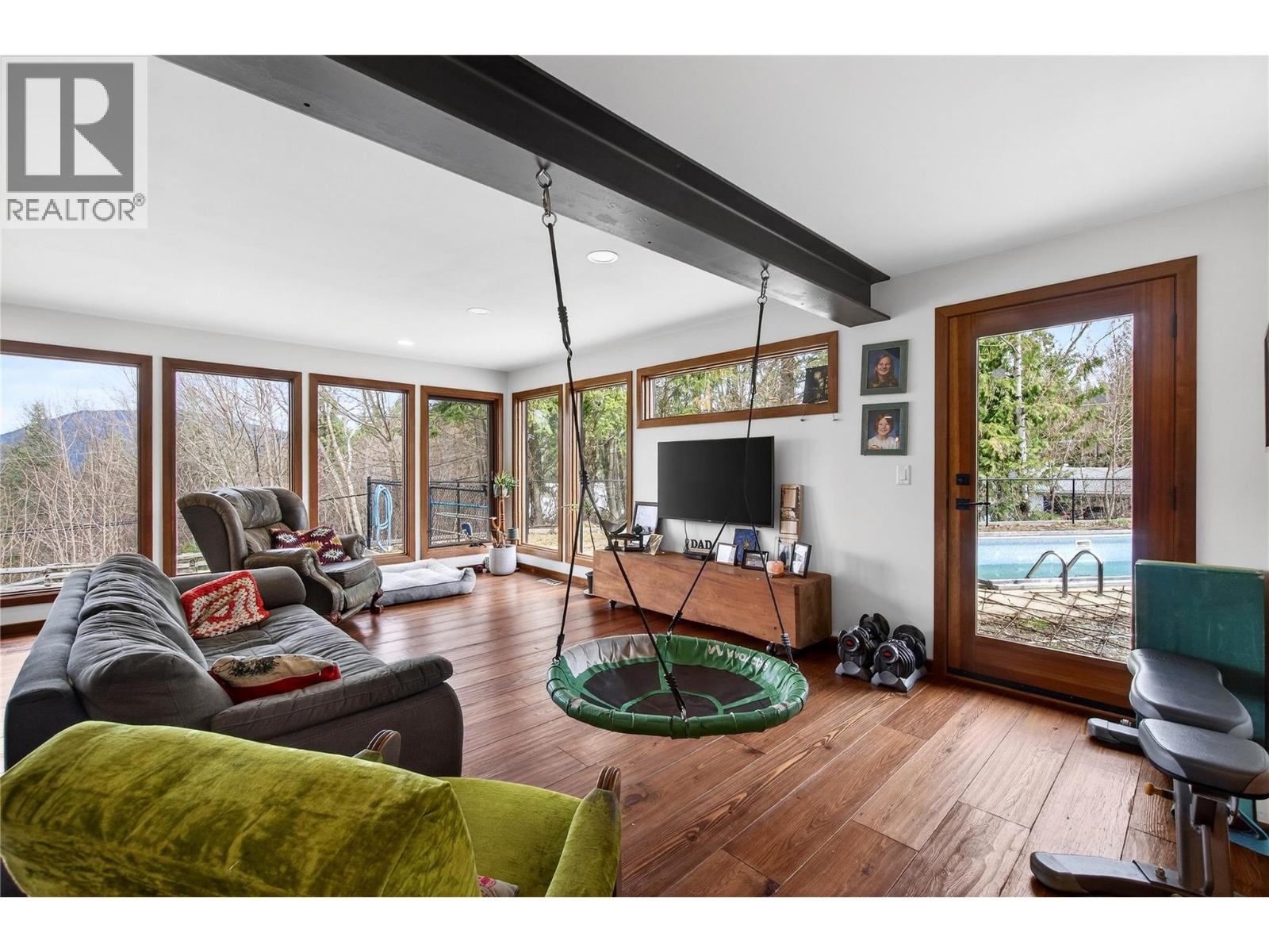 1040 Old Auto Road SE, Salmon Arm