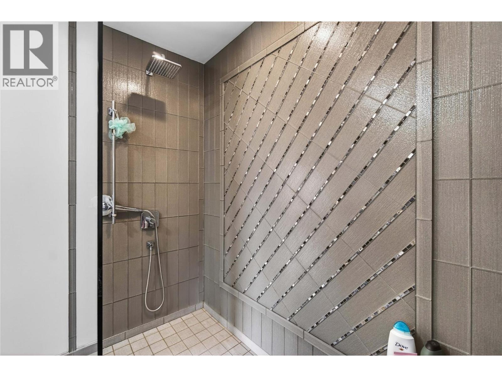 1040 Old Auto Road SE, Salmon Arm