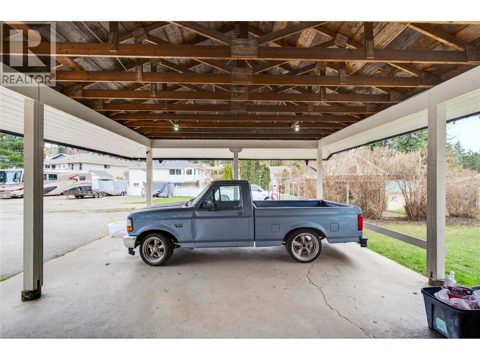 1040 Old Auto Road SE, Salmon Arm