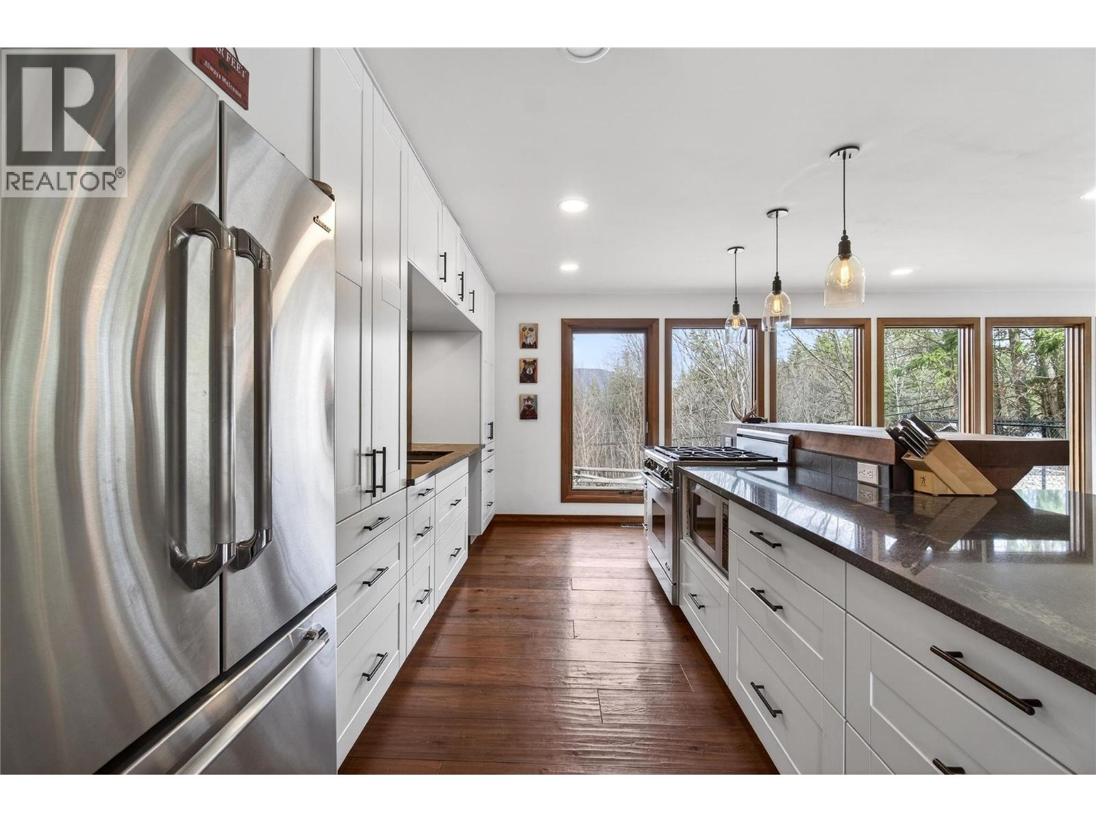 1040 Old Auto Road SE, Salmon Arm