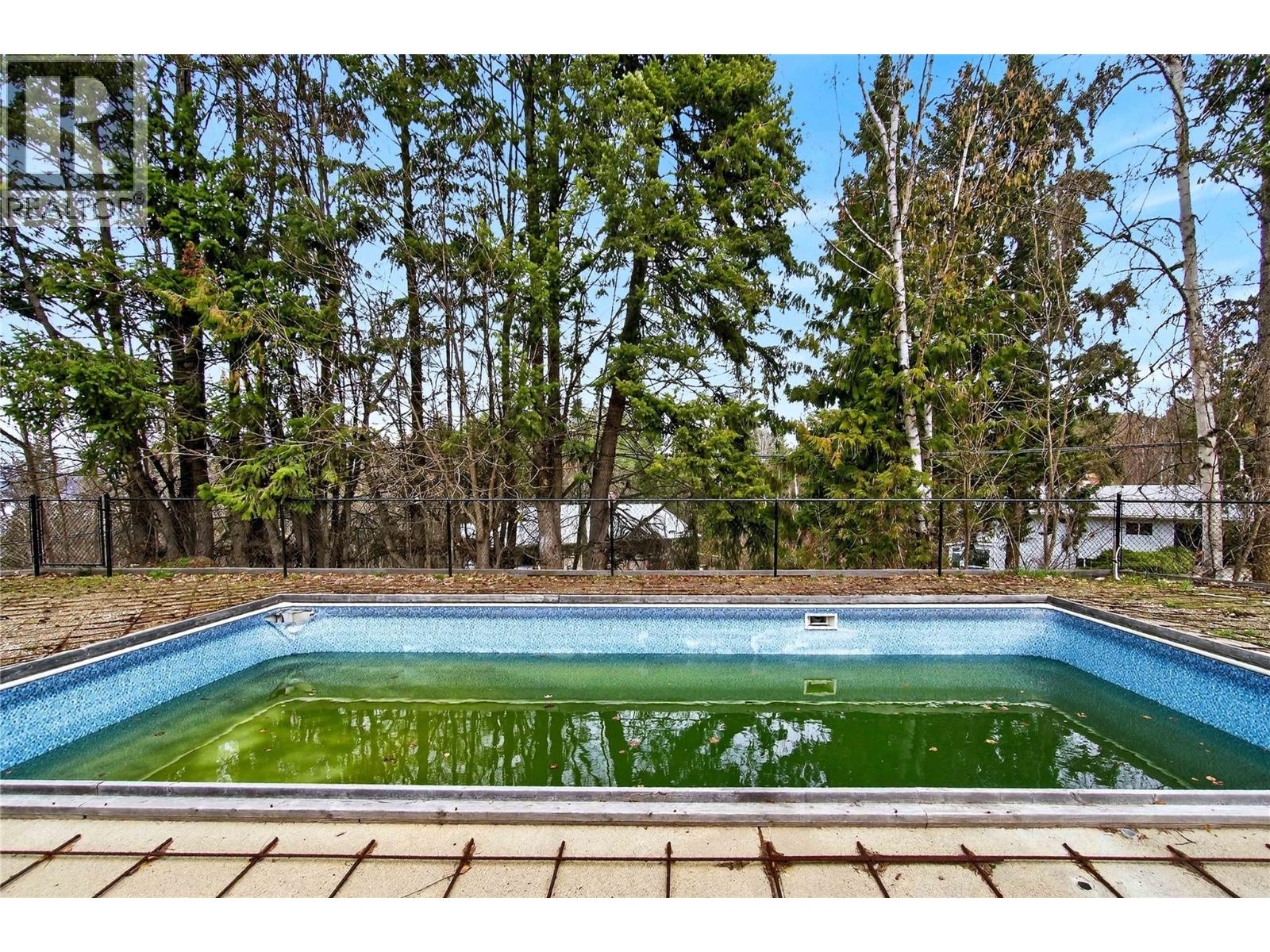 1040 Old Auto Road SE, Salmon Arm