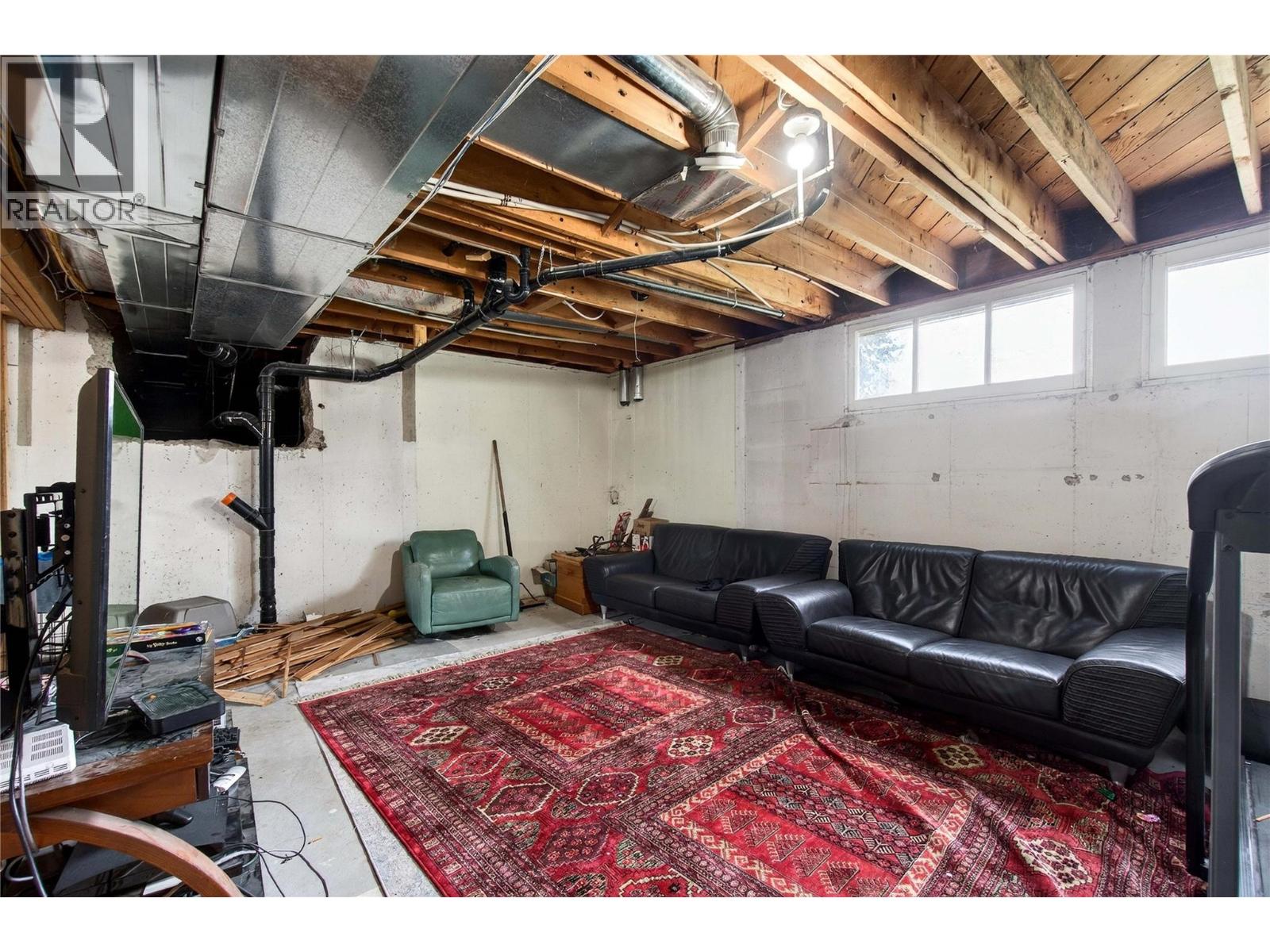 1040 Old Auto Road SE, Salmon Arm