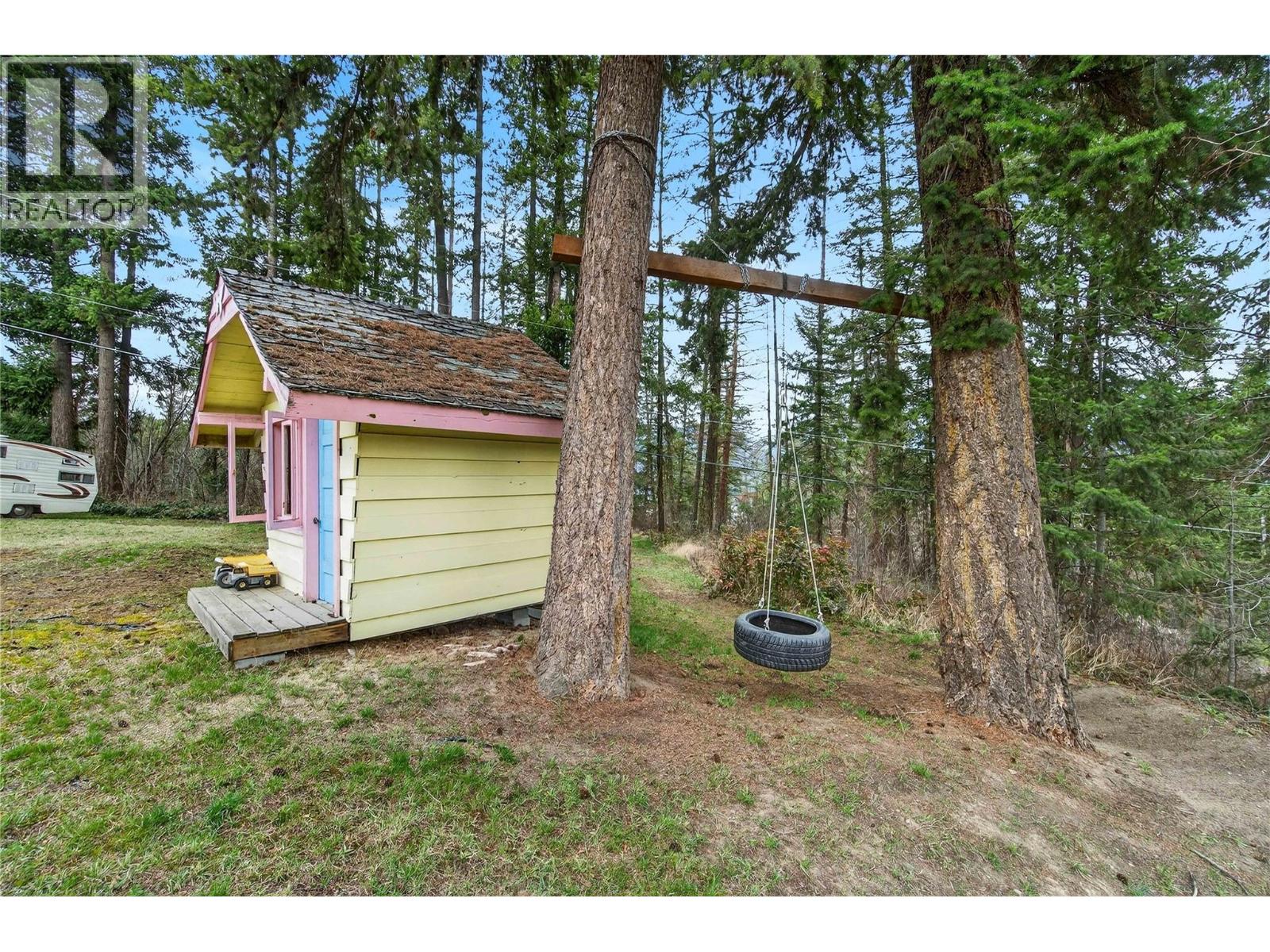 1040 Old Auto Road SE, Salmon Arm