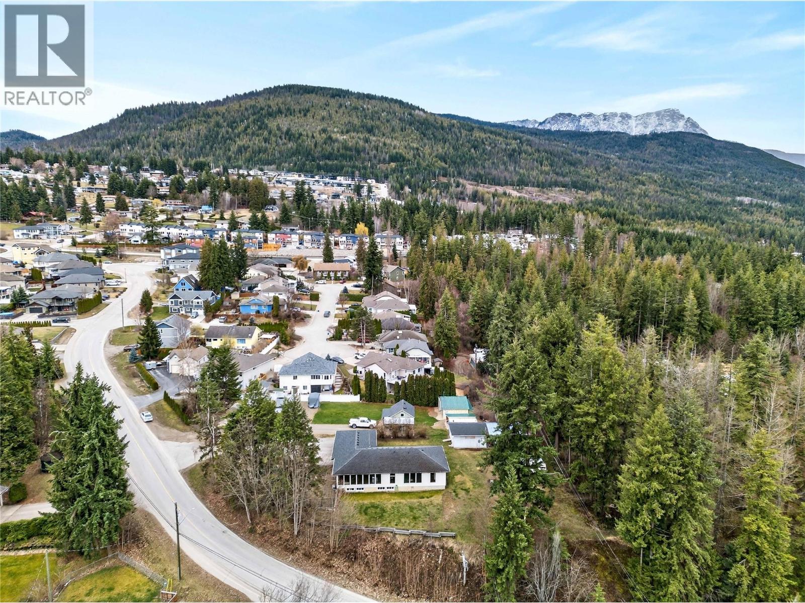 1040 Old Auto Road SE, Salmon Arm