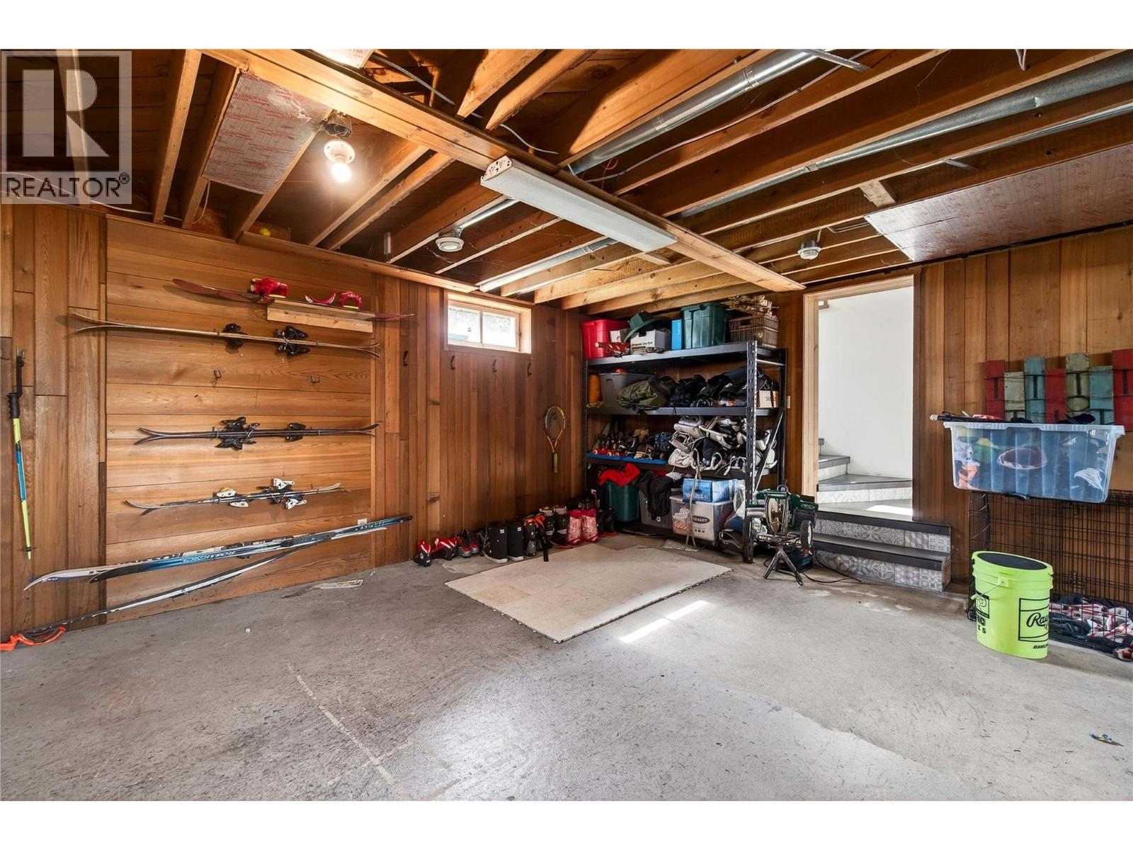 1040 Old Auto Road SE, Salmon Arm