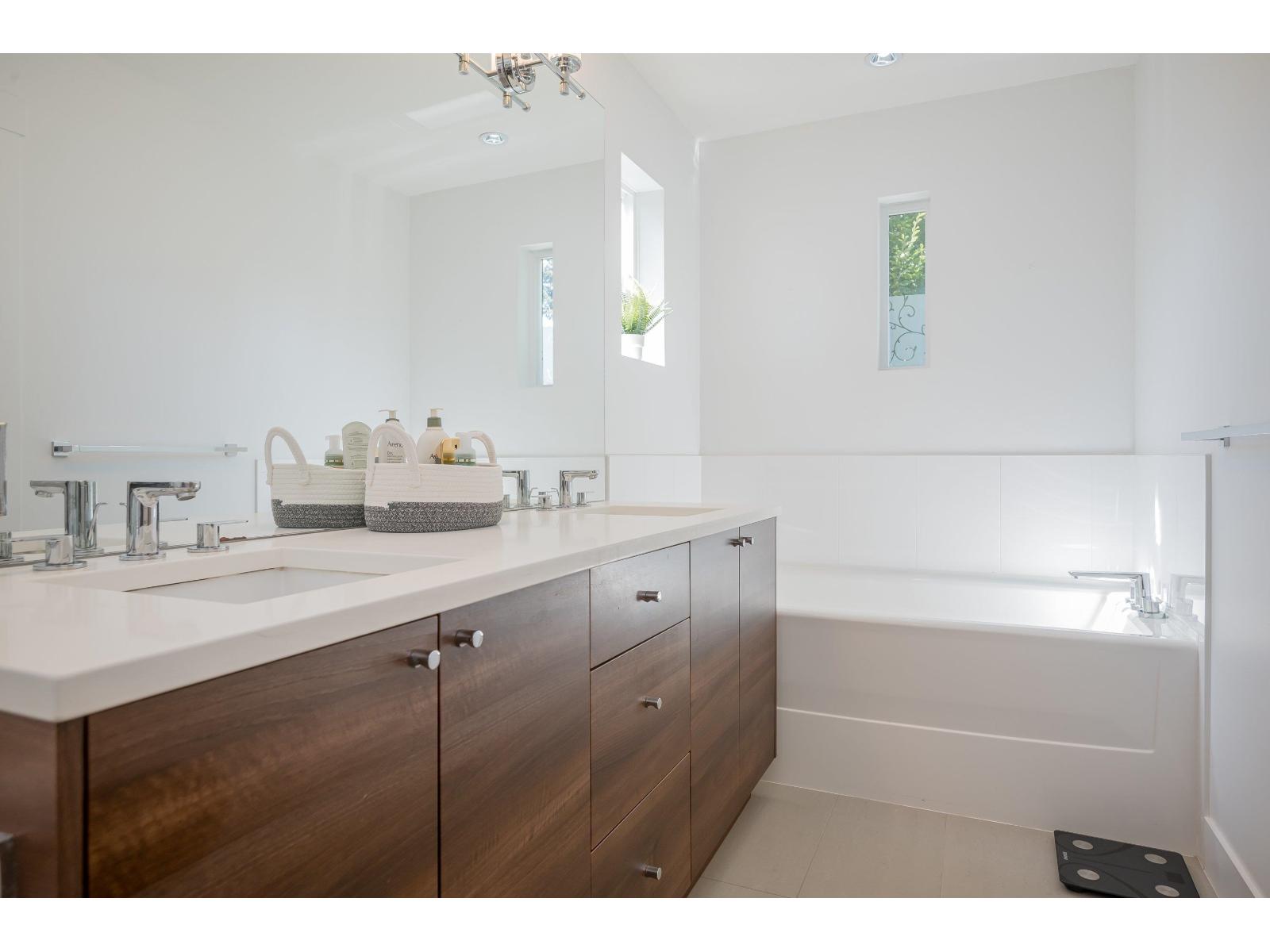 15337 34 AVENUE, Surrey