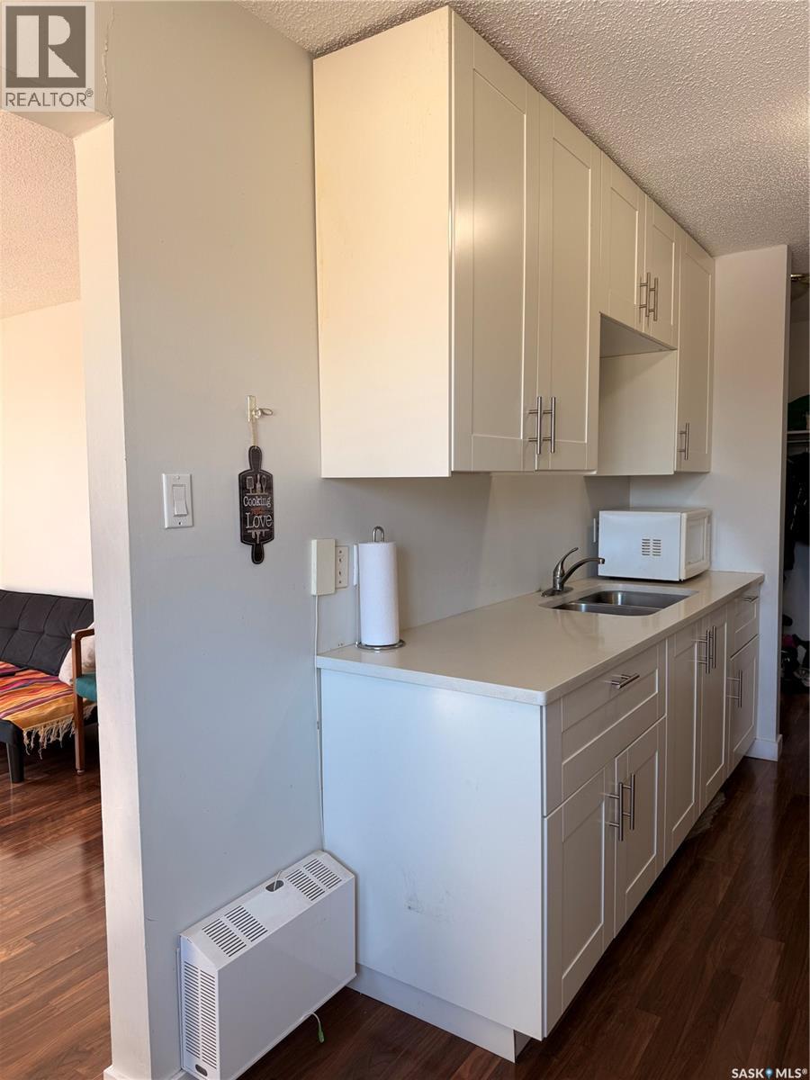 #17 3625 CHABEN PLACE - 16