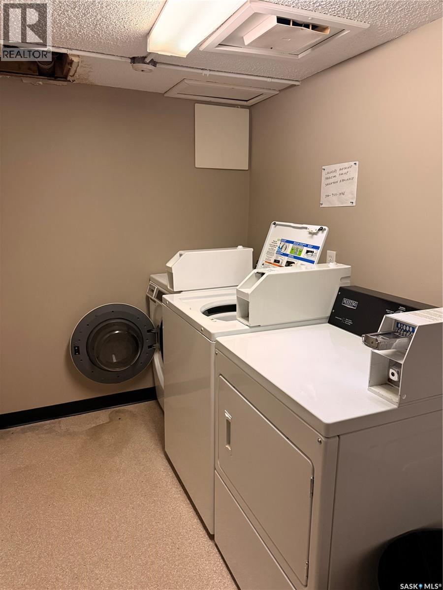 #17 3625 CHABEN PLACE - 24