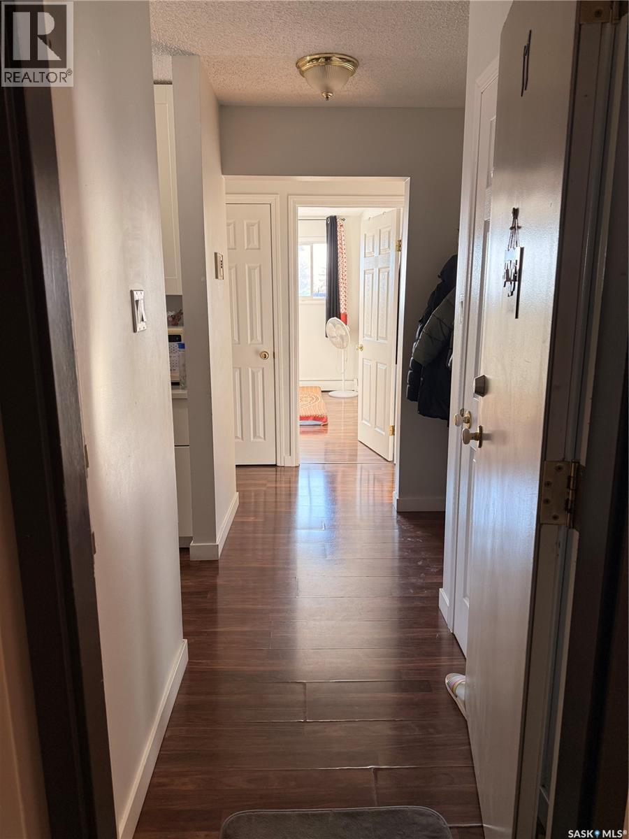 #17 3625 CHABEN PLACE - 4