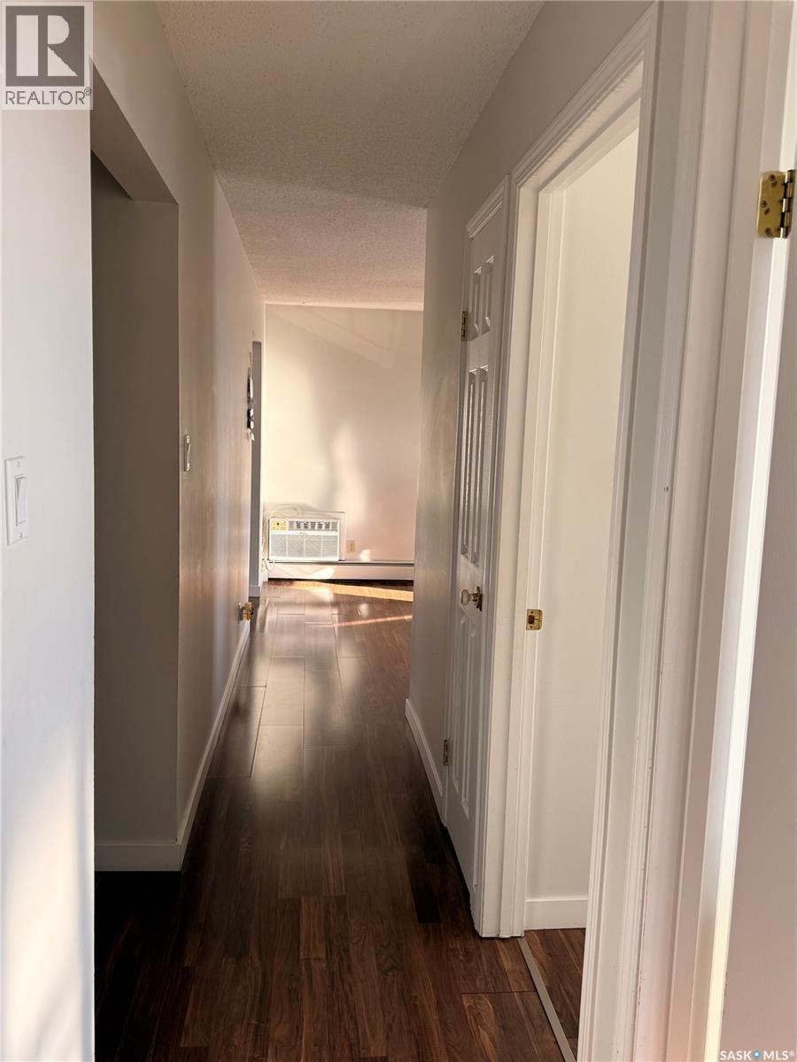 #17 3625 CHABEN PLACE - 5