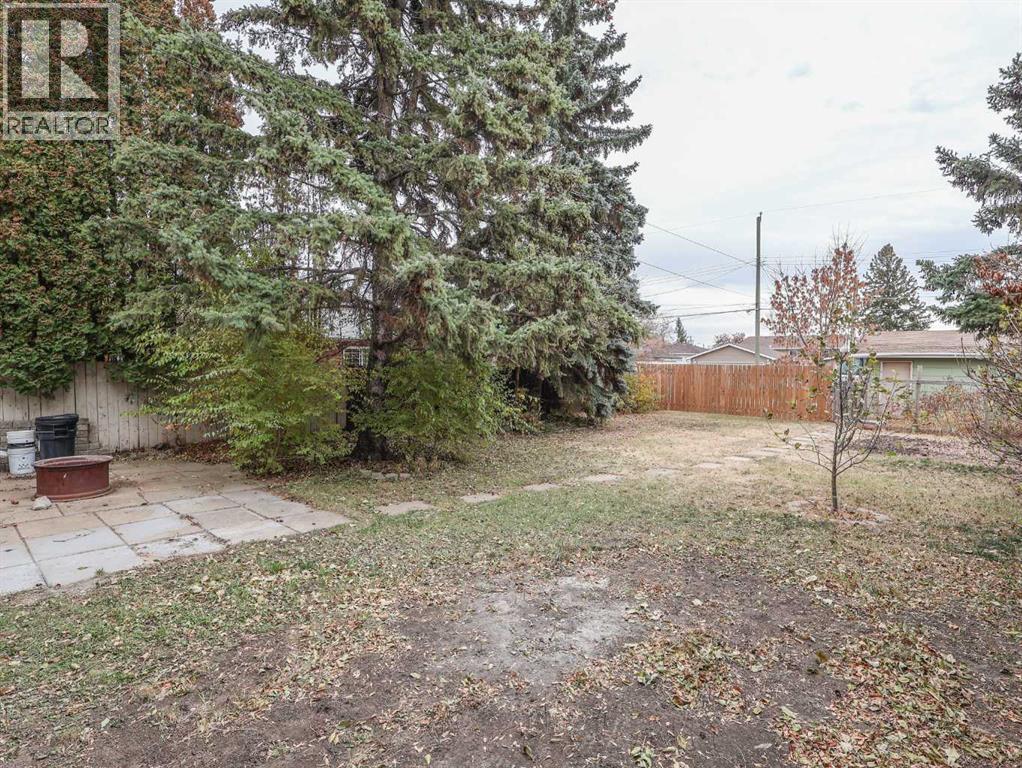 Single Family House 4 Level for Sale in   Avenue Rosedale Stettler 
