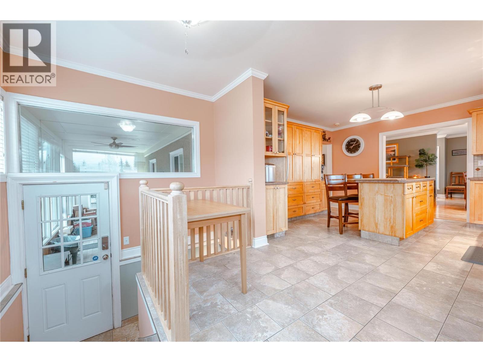 819 VICTORIA ROAD W - 12