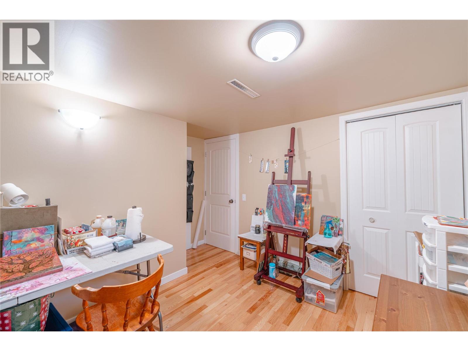 819 VICTORIA ROAD W - 42