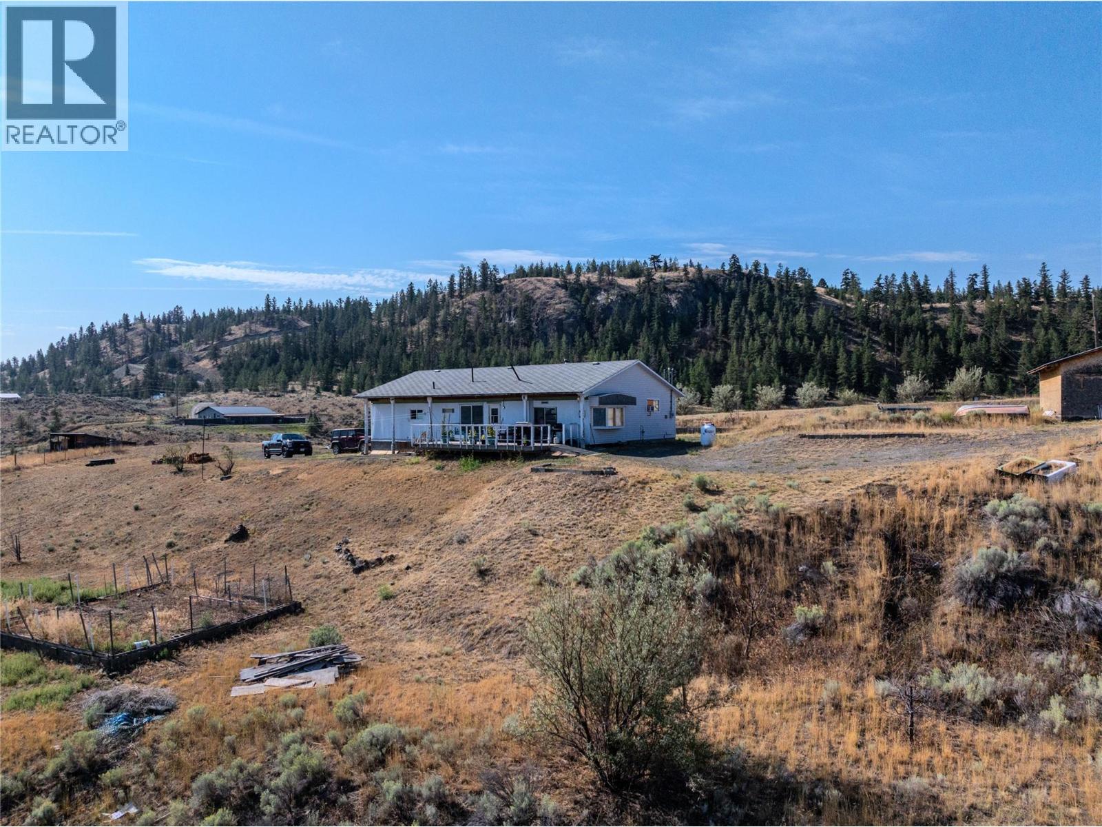 5589 Beaton Road - 1