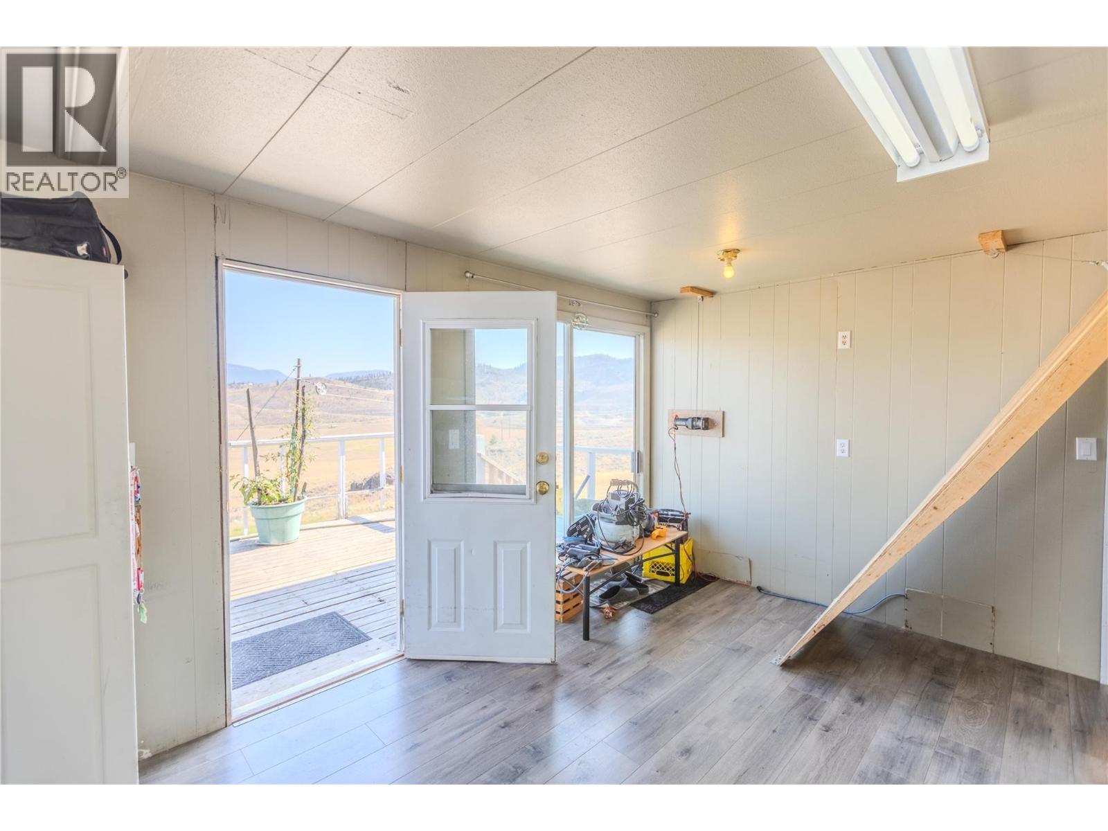 5589 BEATON ROAD - 29