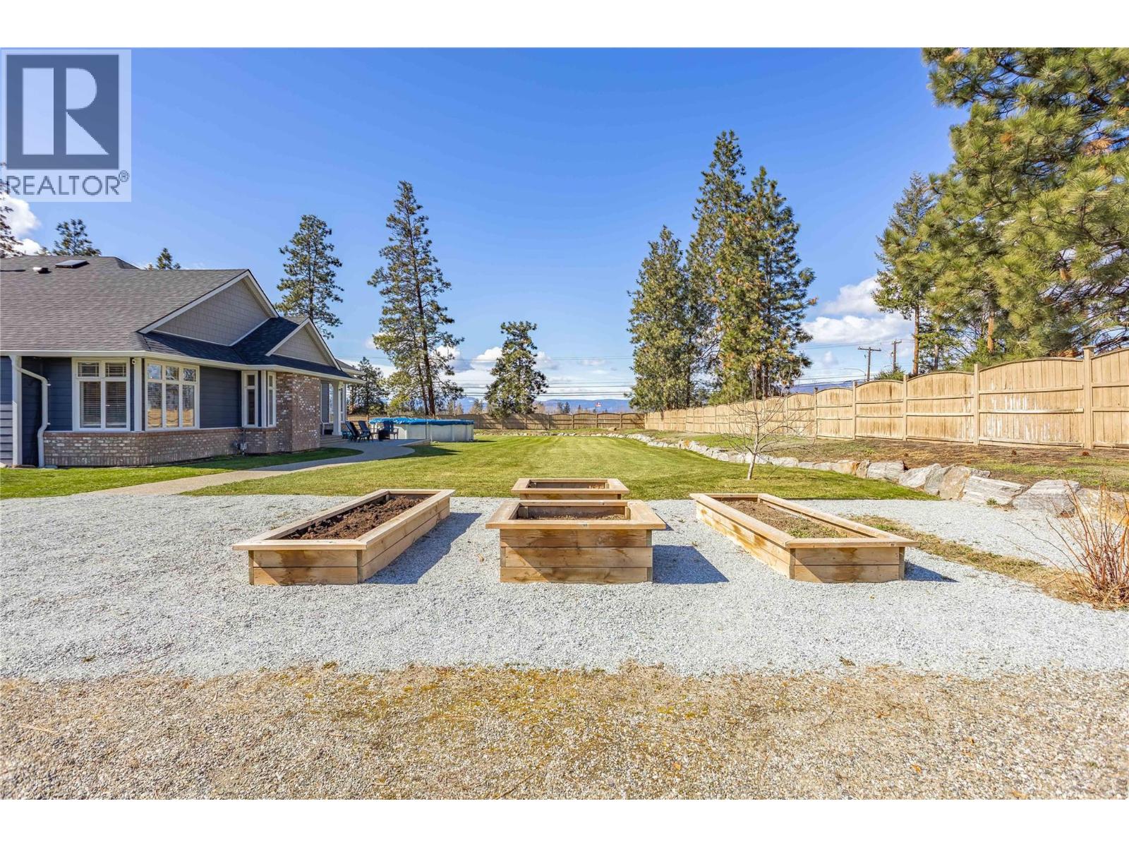  3350 Larkspur Court, Kelowna