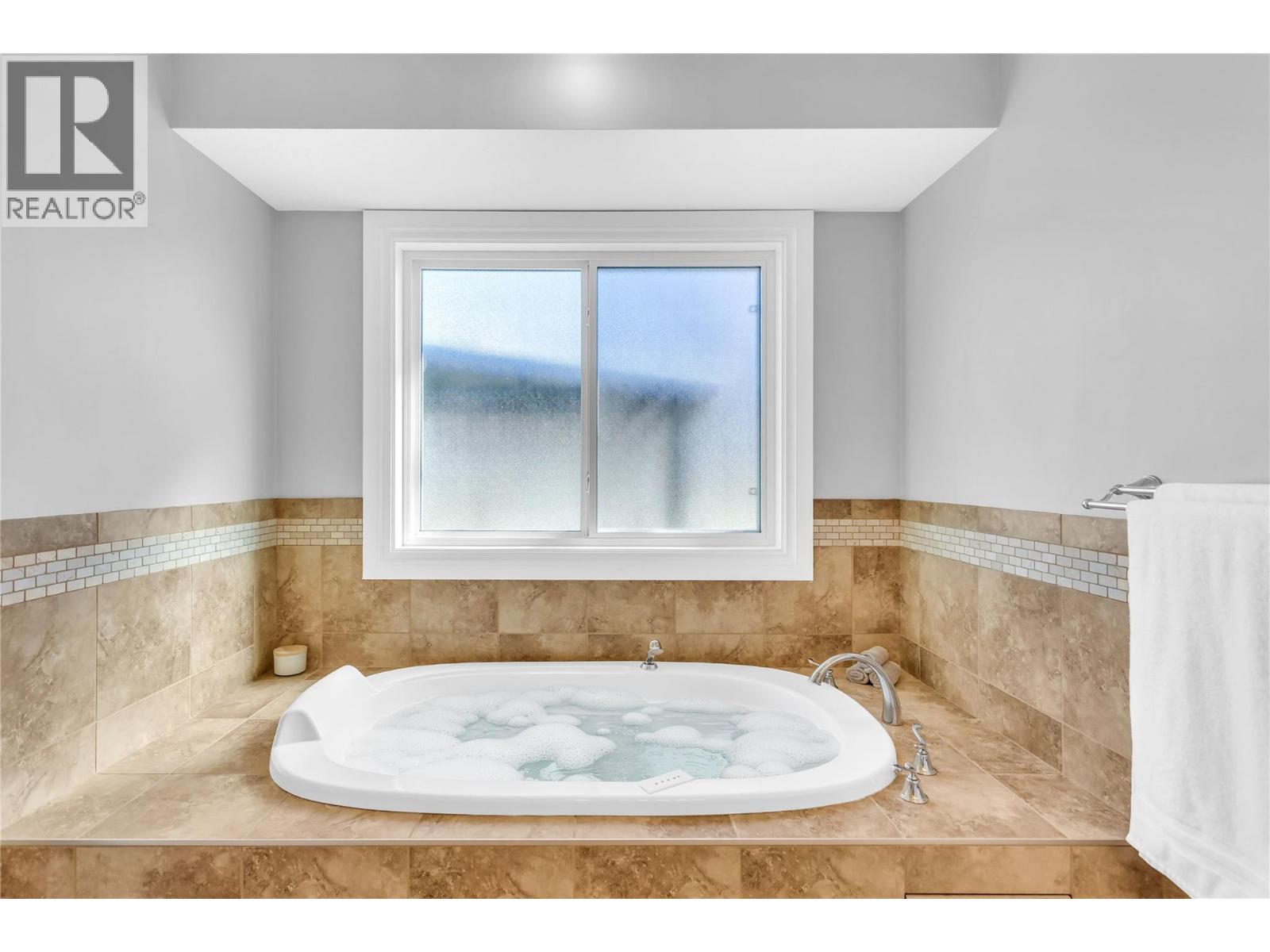  3350 Larkspur Court, Kelowna