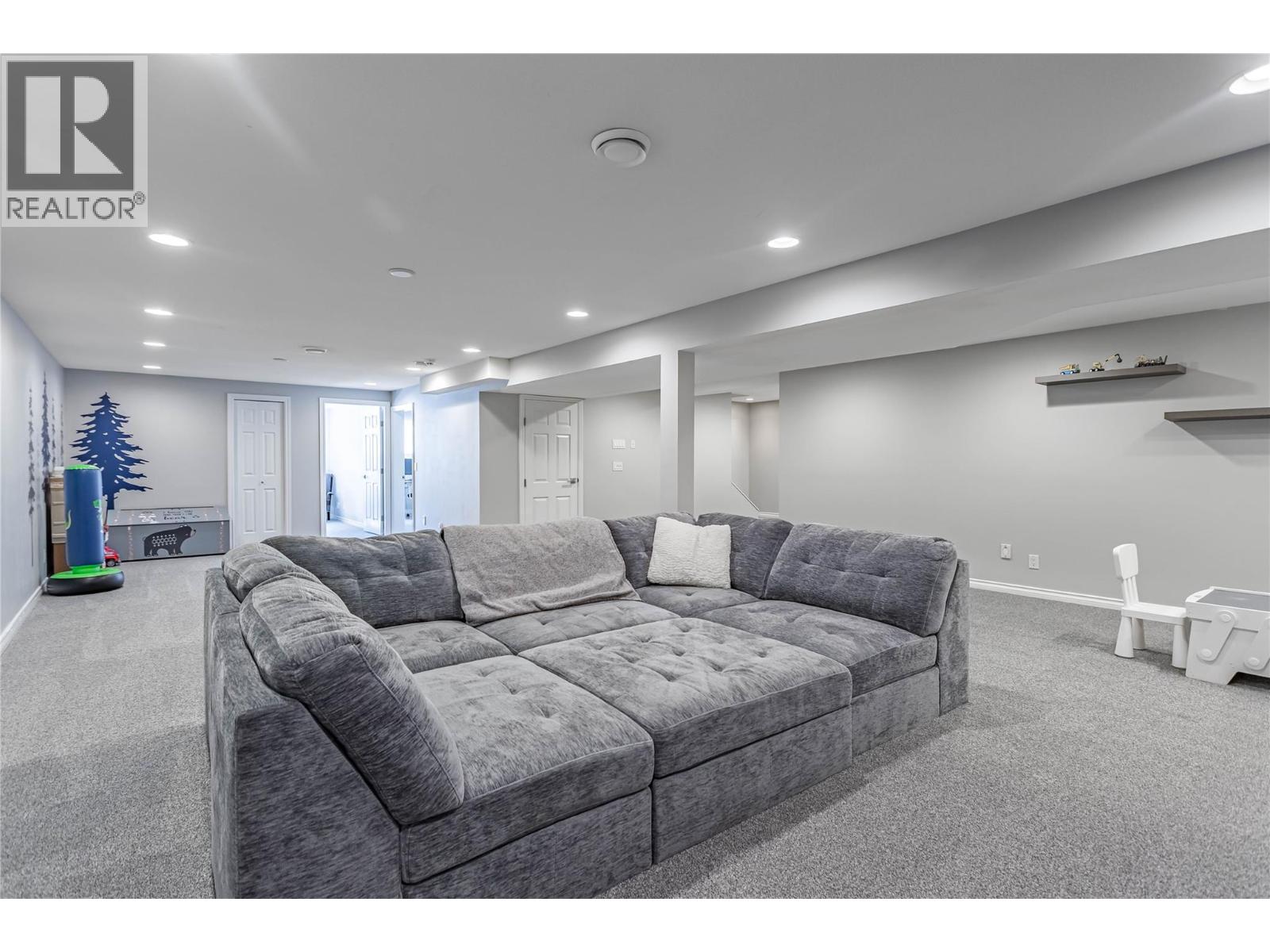  3350 Larkspur Court, Kelowna