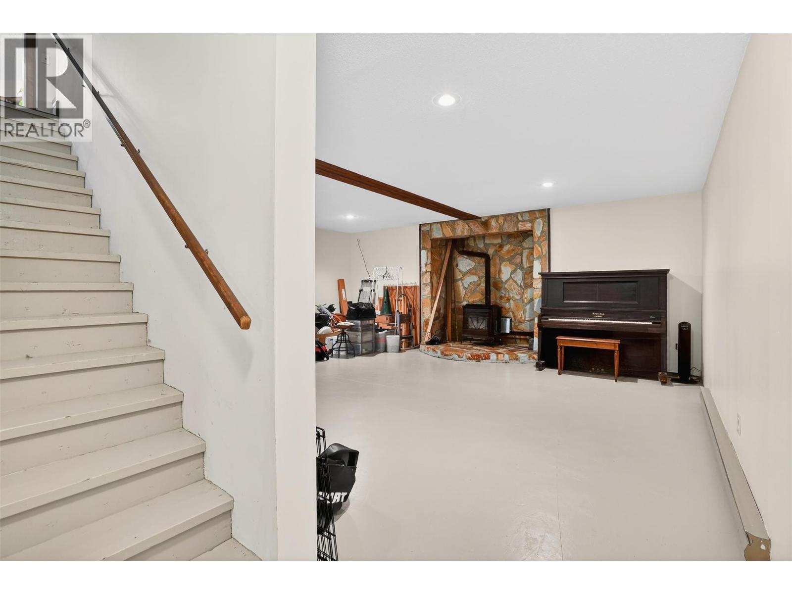 6119 PIPPERS Lane, Nelson