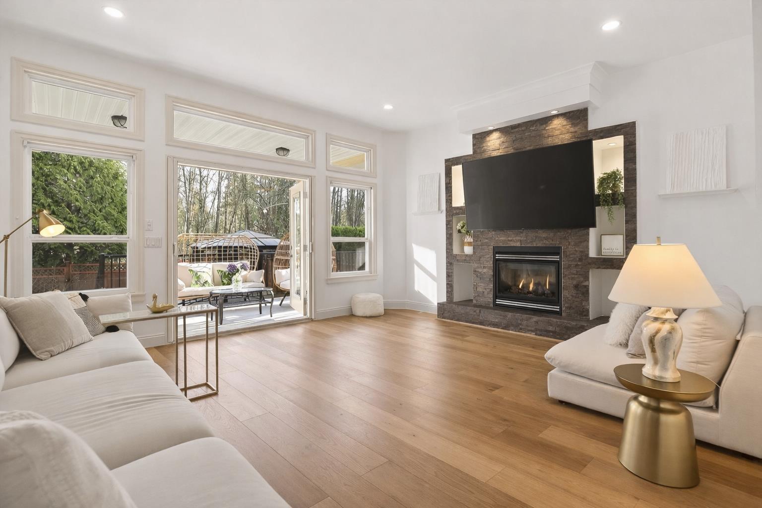 21657 92B Avenue - main photo