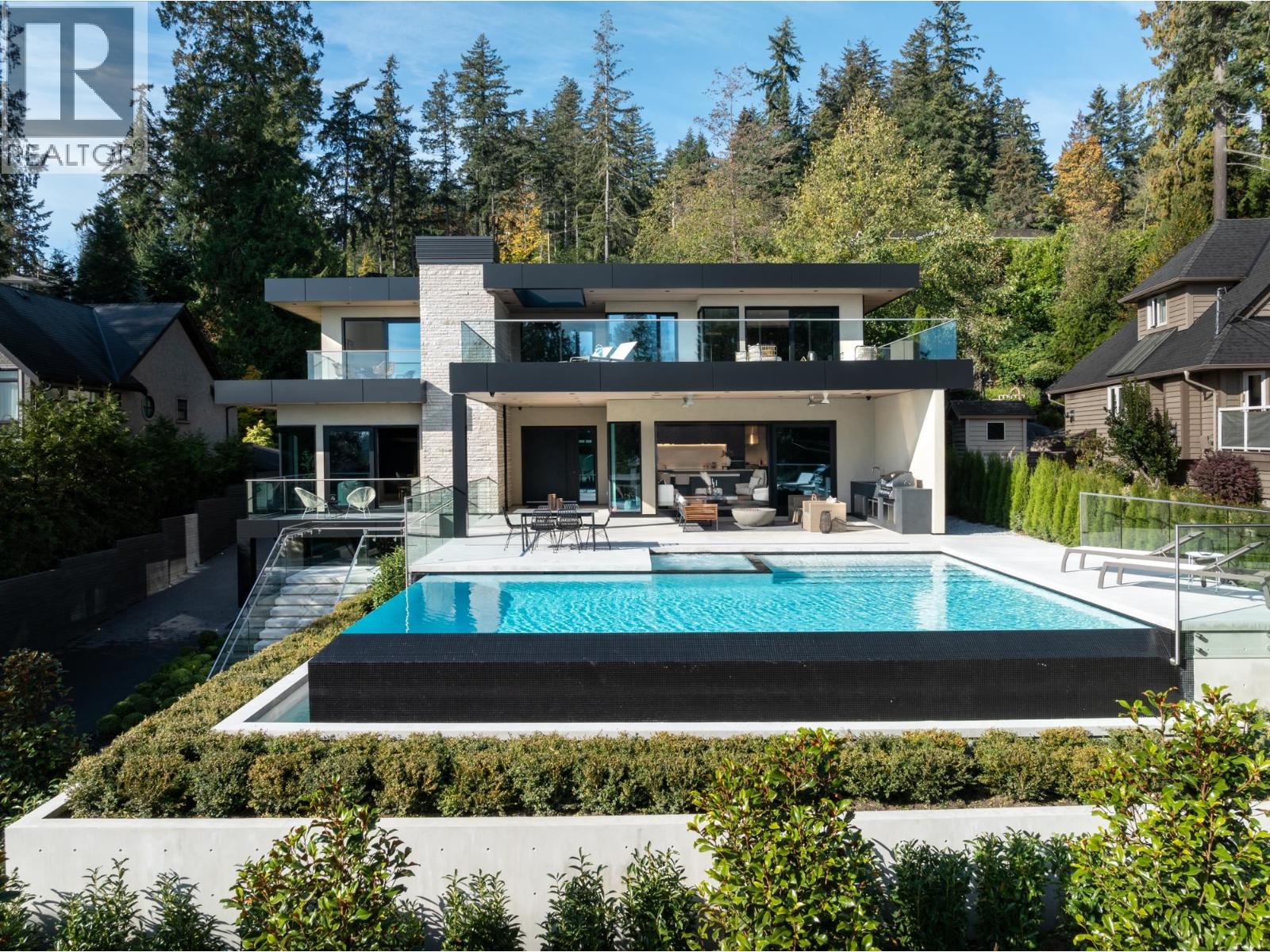 449 HILLCREST STREET, West Vancouver
