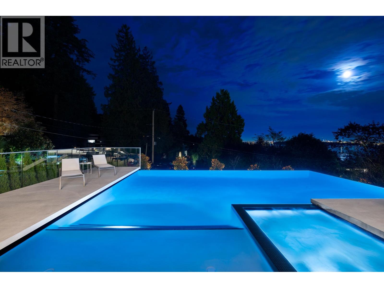 449 HILLCREST STREET, West Vancouver