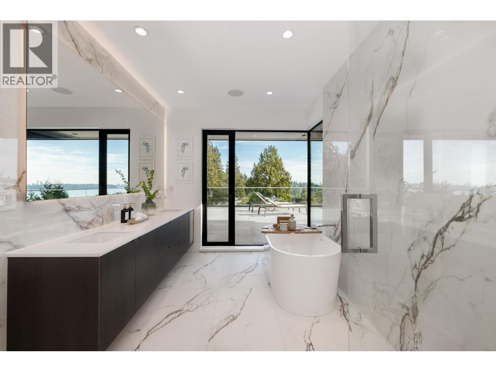 449 HILLCREST STREET, West Vancouver