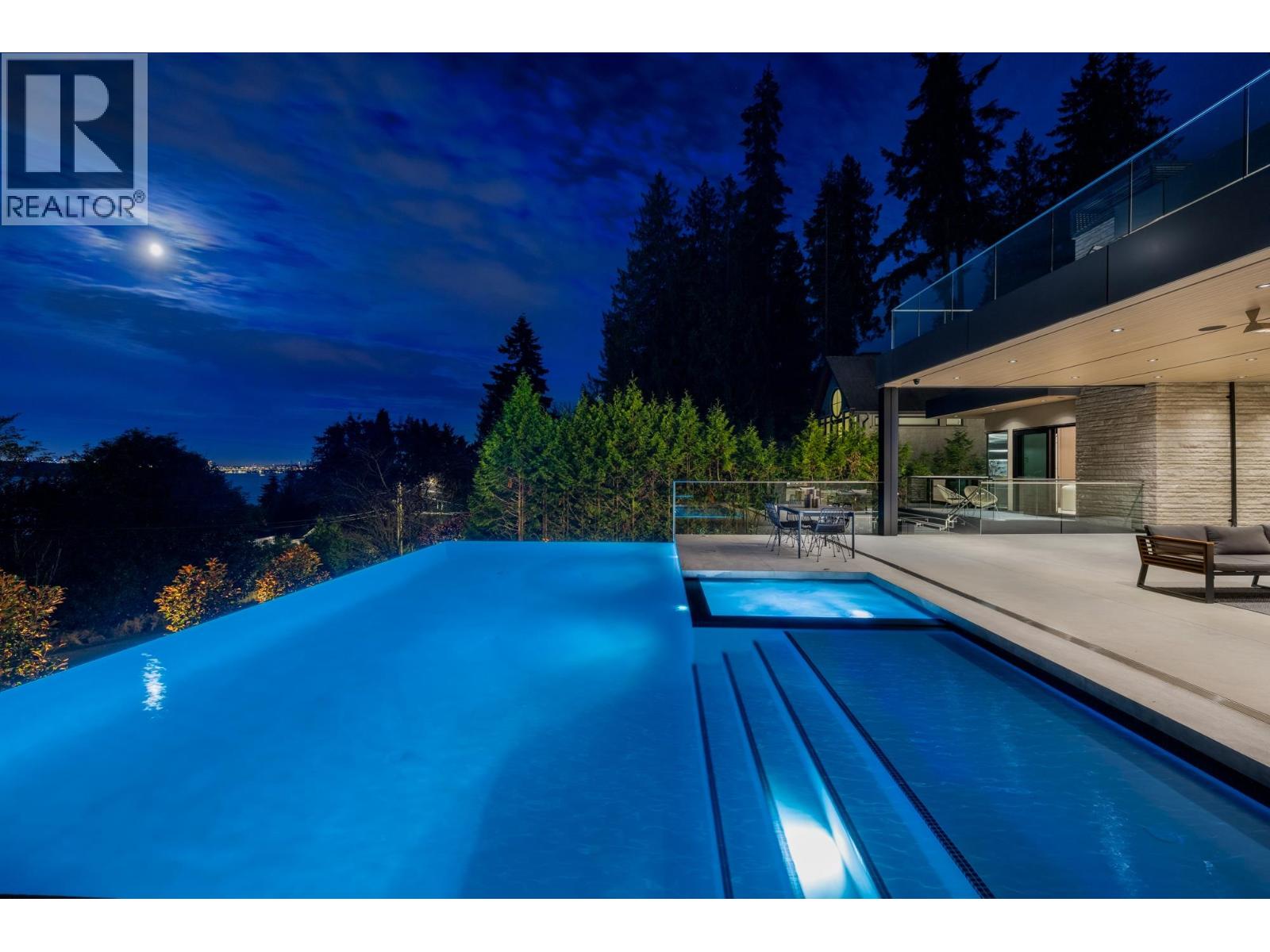 449 HILLCREST STREET, West Vancouver