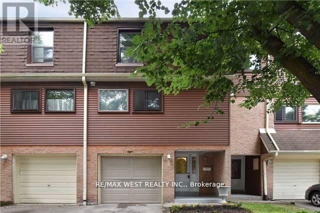 8 - 120 MURISON BOULEVARD