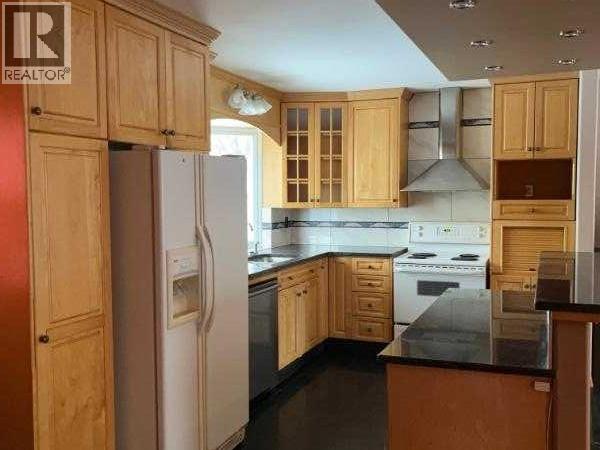 Single Family House 4 Level for Sale in  Penworth Road SE Penbrooke Meadows Calgary 