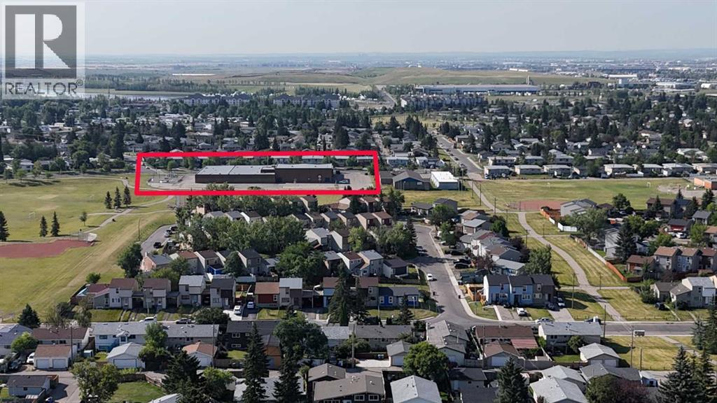 Single Family House 4 Level for Sale in  Penworth Road SE Penbrooke Meadows Calgary 