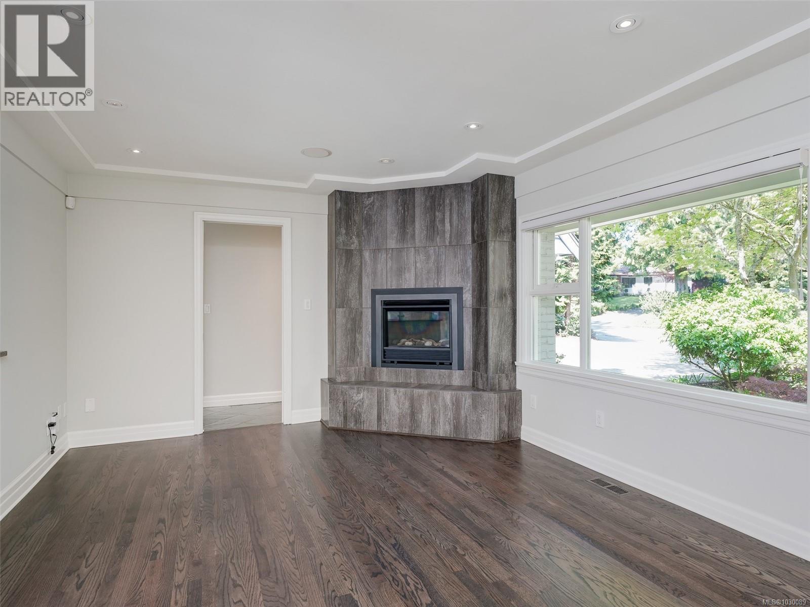 3977 LEXINGTON AVE - 16