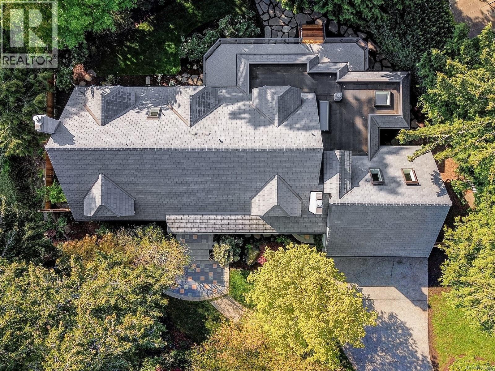 3977 LEXINGTON AVE - 52