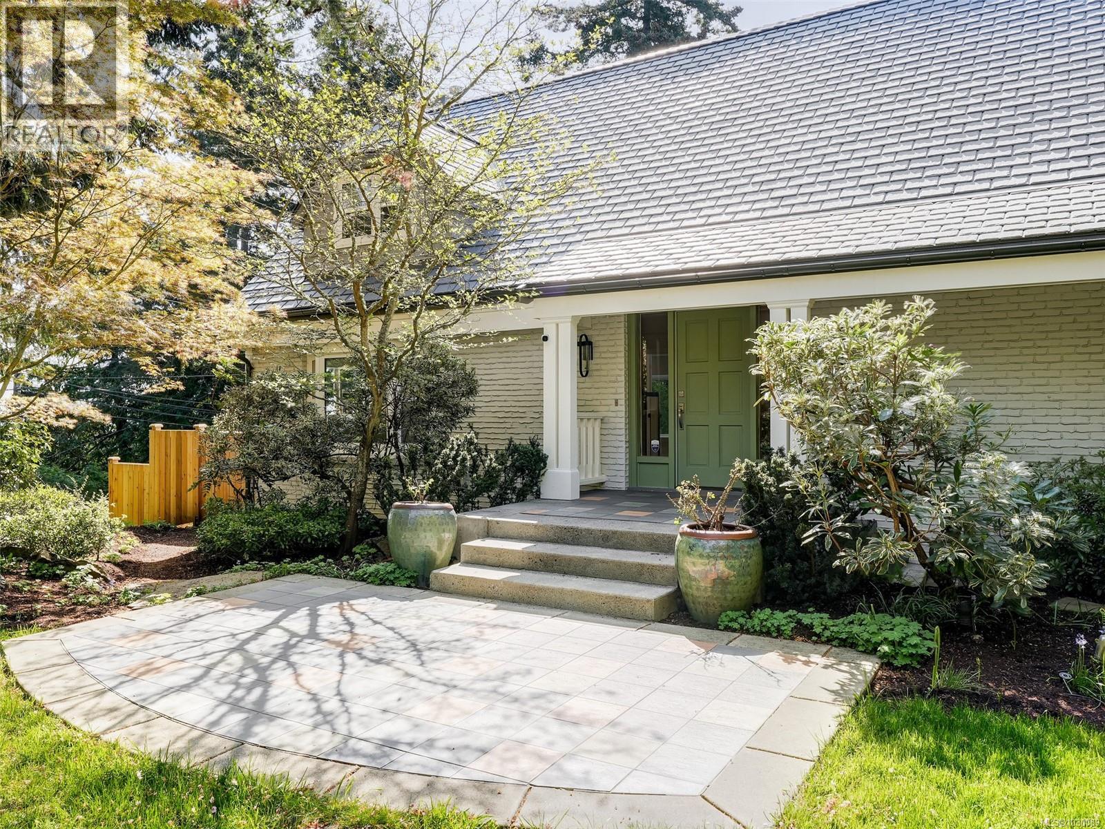 3977 LEXINGTON AVE - 45