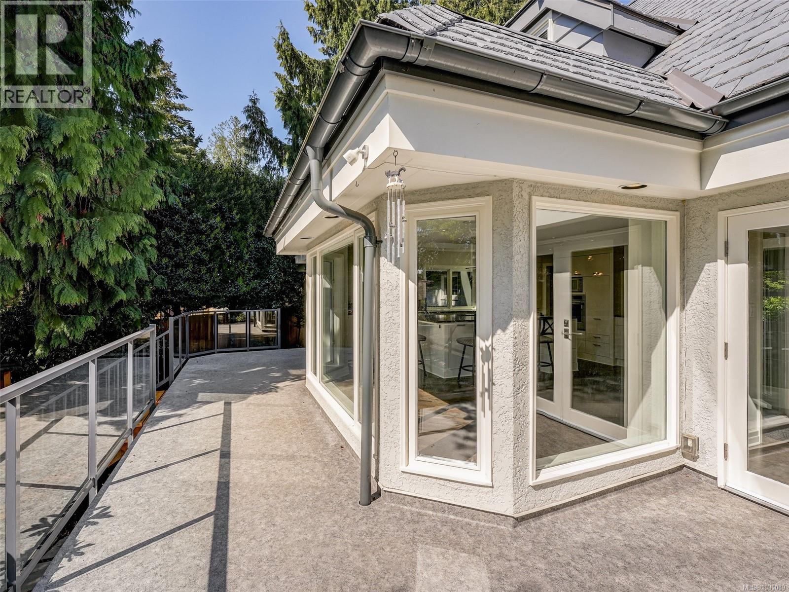 3977 LEXINGTON AVE - 38