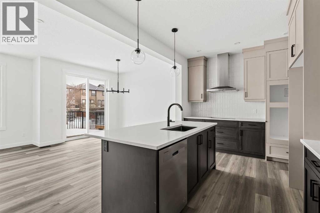 Single Family House for Sale in  Silver Spruce Grove SW Silverado Calgary 