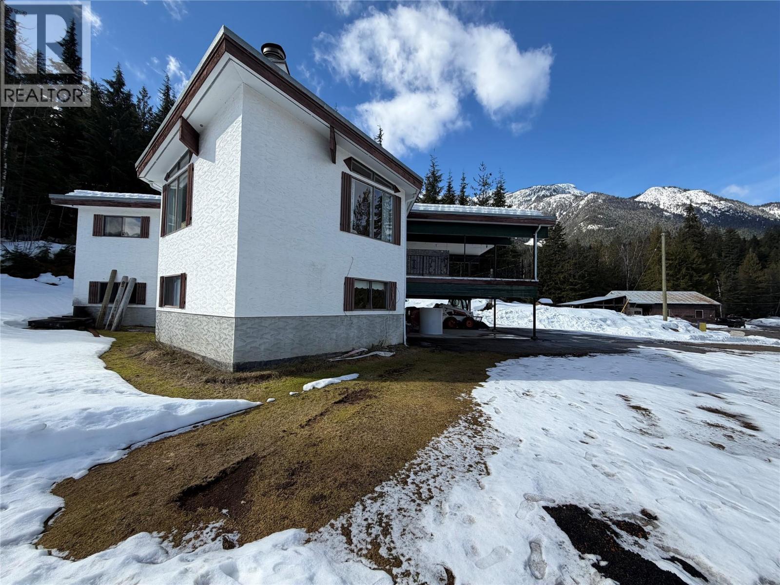 2180 Clough Road, Revelstoke
