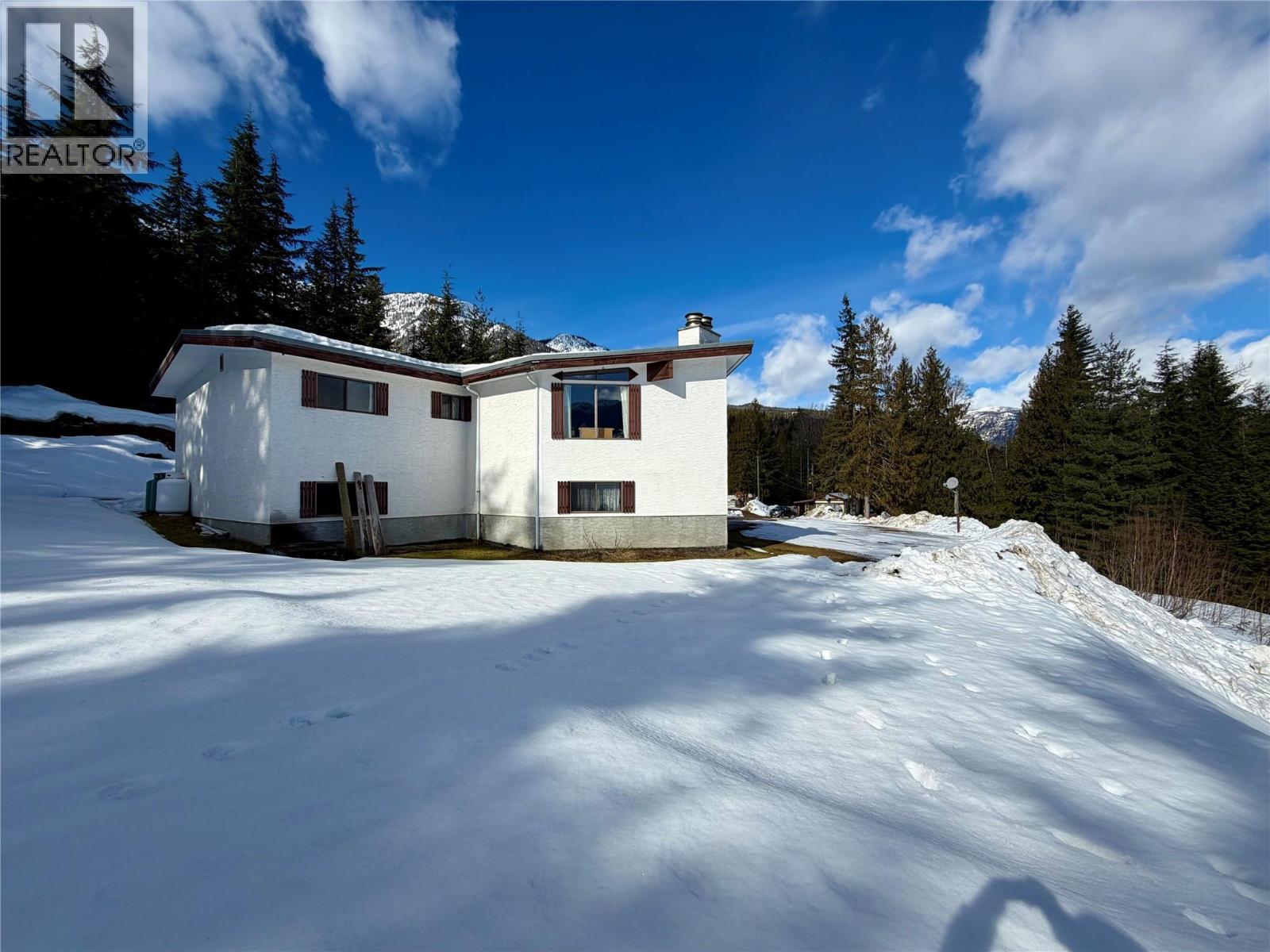 2180 Clough Road, Revelstoke