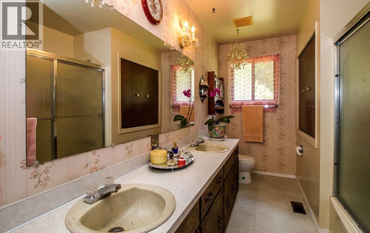 2180 Clough Road, Revelstoke