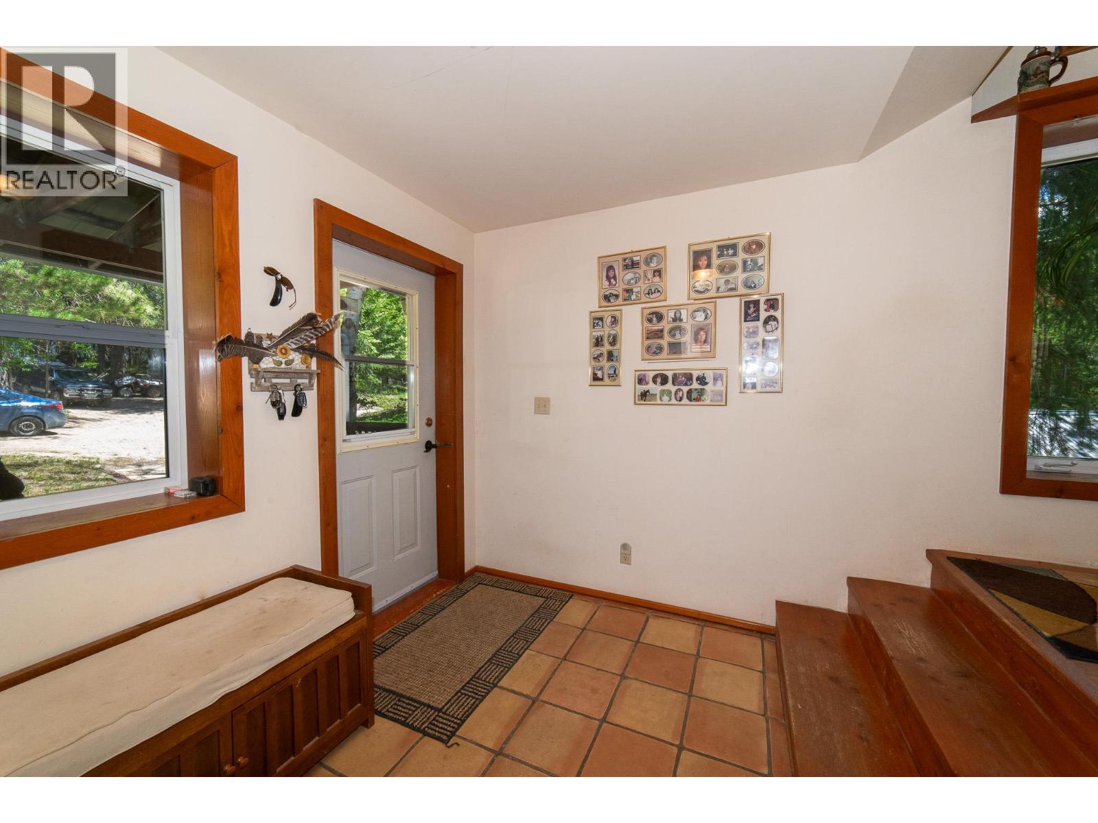 702 FORNER Road, Lister