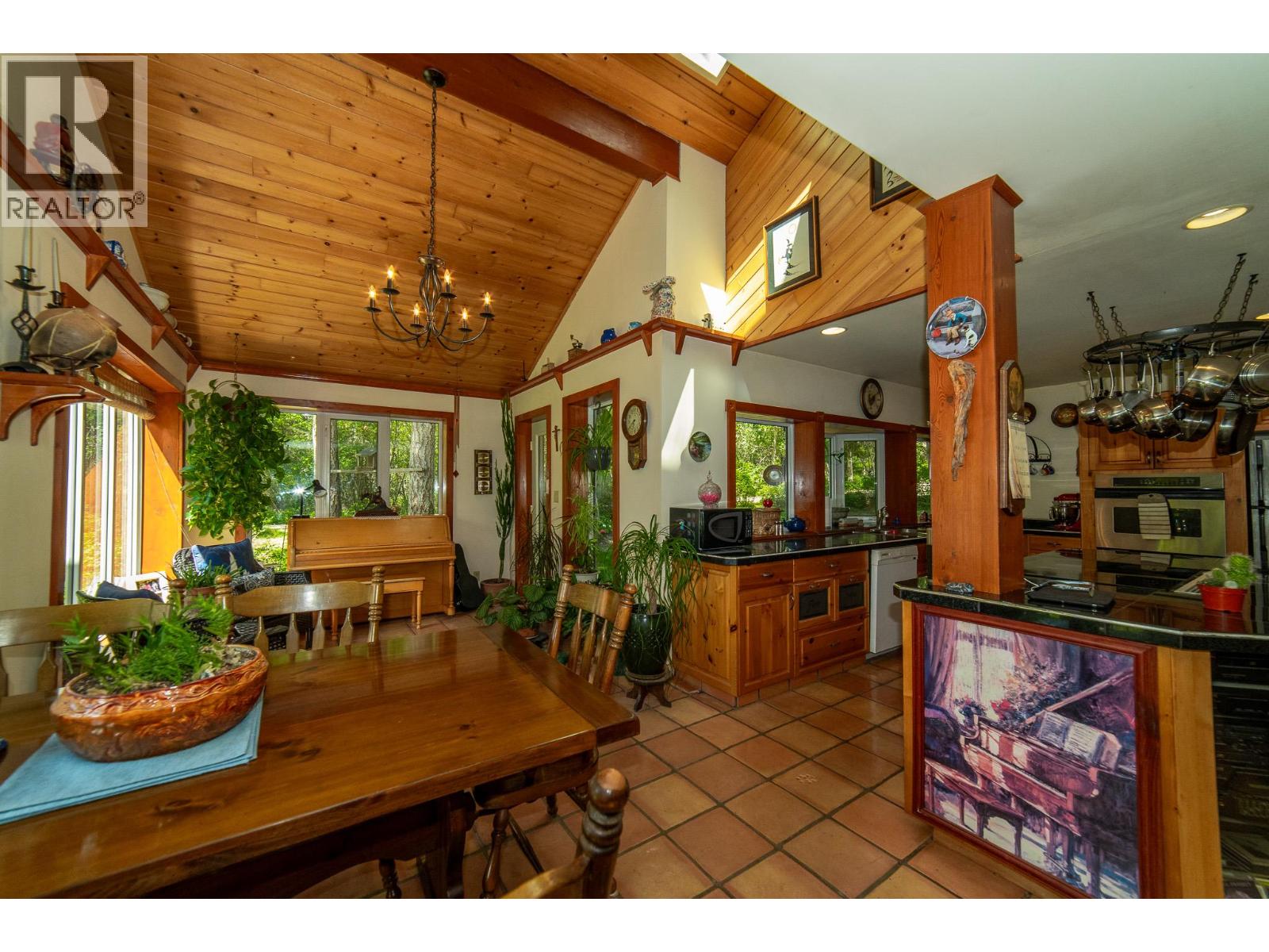 702 FORNER Road, Lister