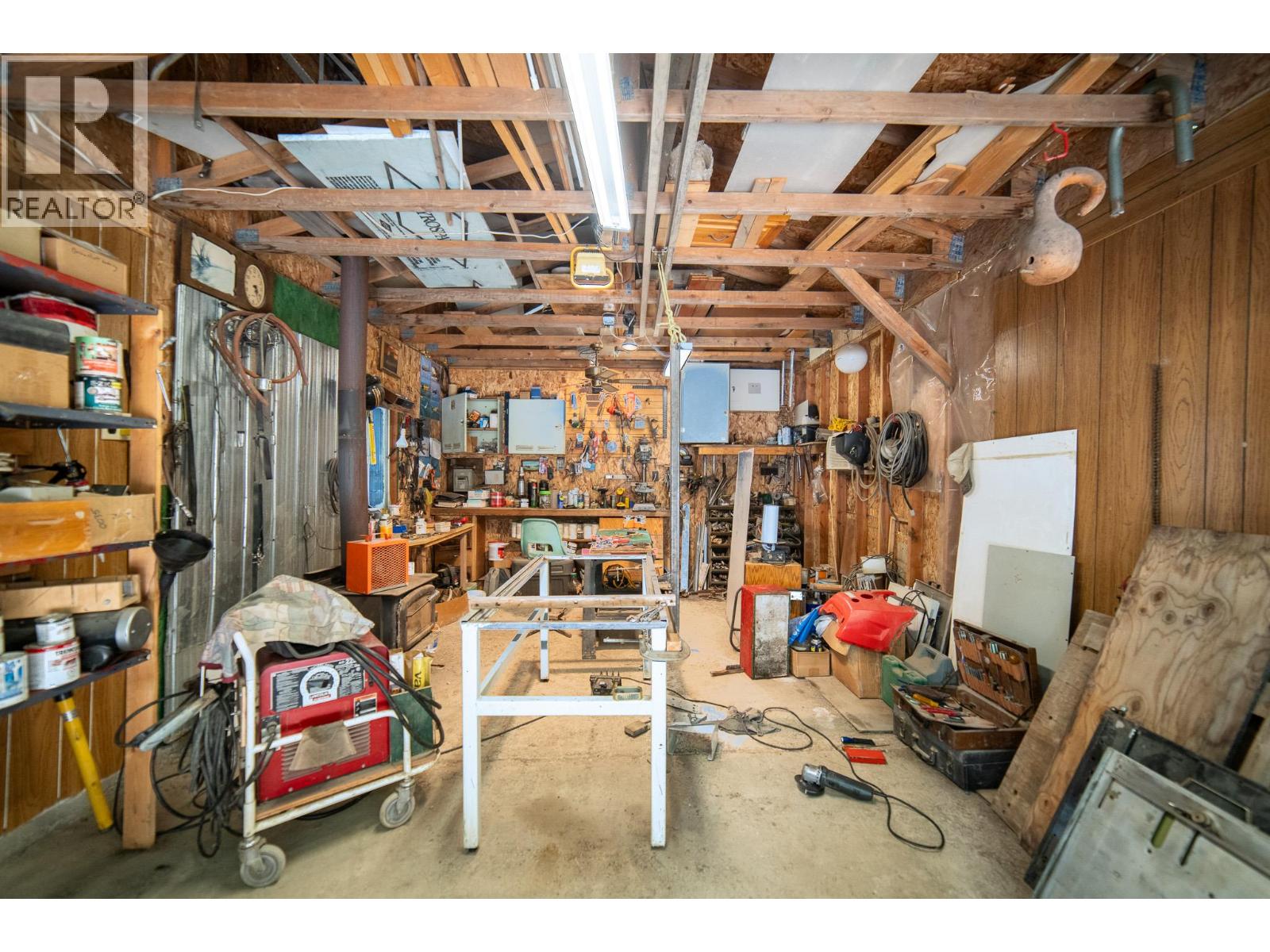 702 FORNER Road, Lister