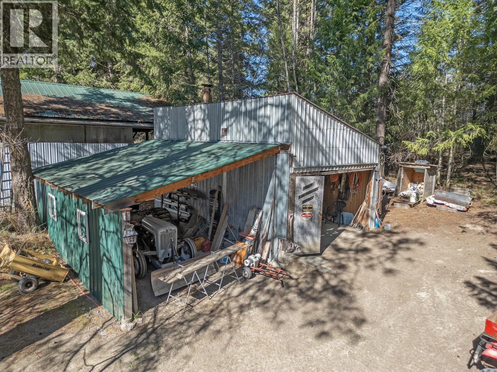 702 FORNER Road, Lister